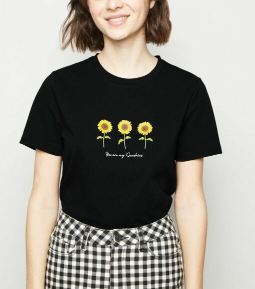 black t shirt with sunflower